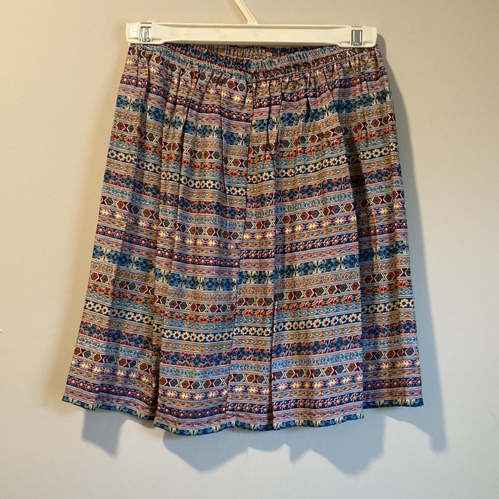 Patterned Skirt - Picture 2 of 3